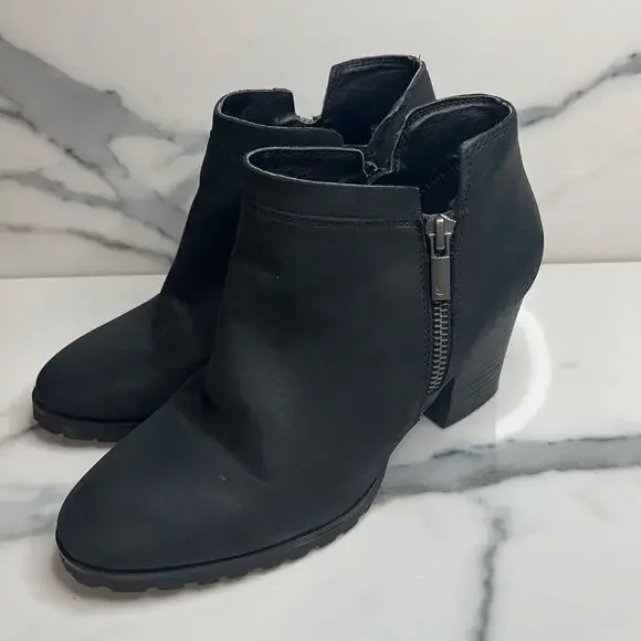 Lucky Brand | Women's Black Suede Lug Sole Side Zip Platform Noryn Boots Sz 7.5 - Picture 3 of 7